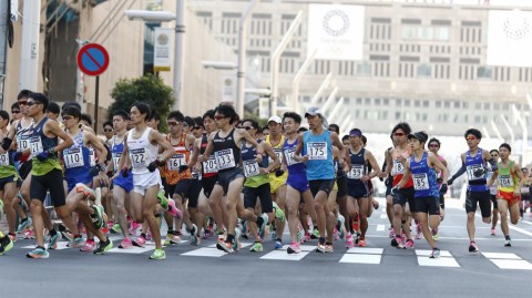 东京马拉松的秋日挽歌：疫情下坚持的大满贯与跑者的不屈脚步