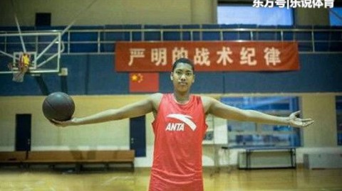 中国男篮球员女友风云录，2026CBA亲友团高甜揭秘